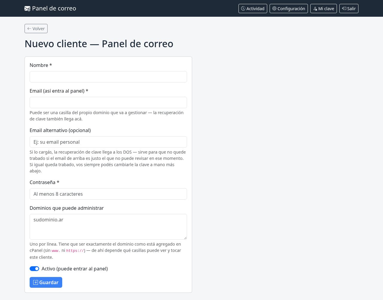Formulario de alta de un cliente nuevo, con email de login, email alternativo y dominios